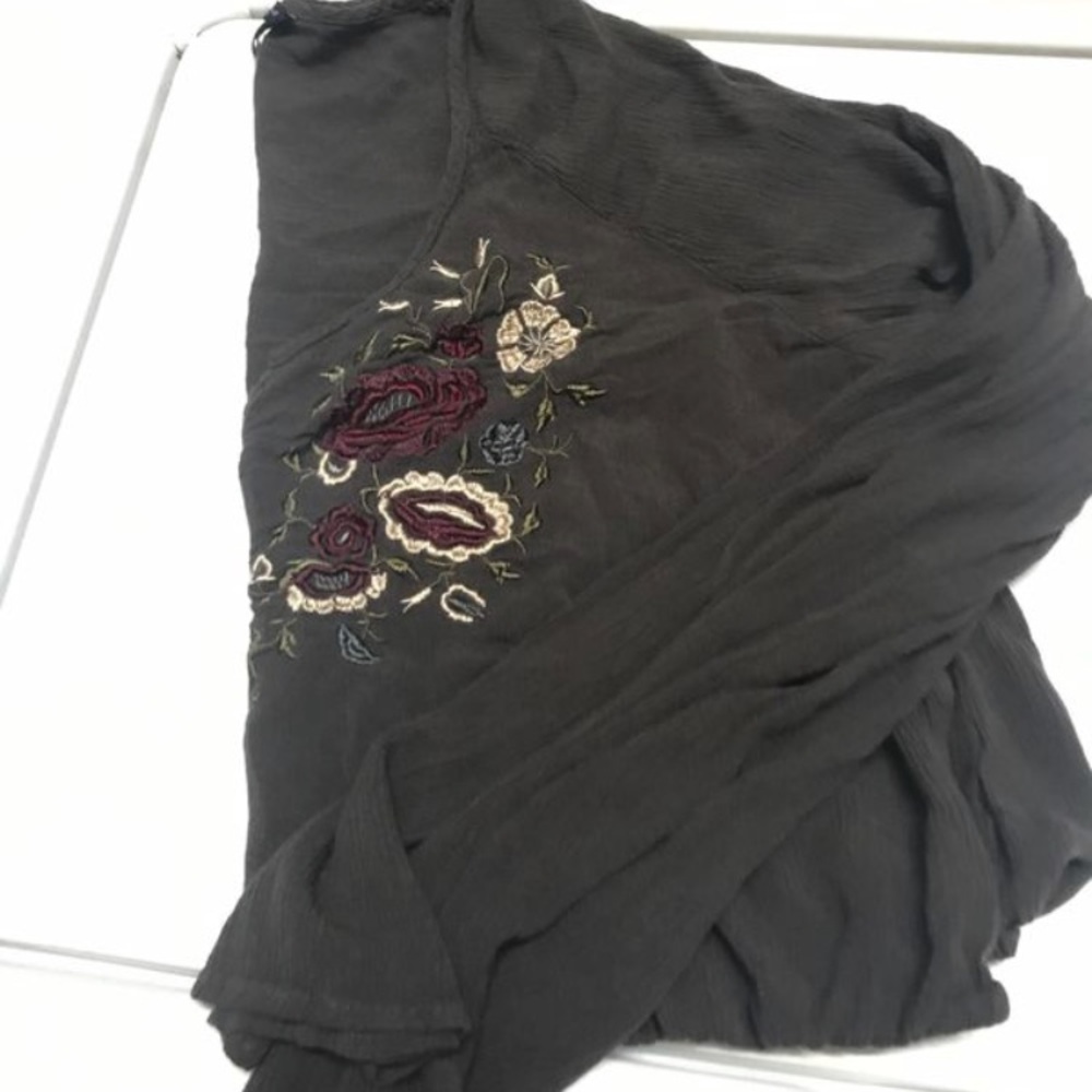 Flower embroidered shirt